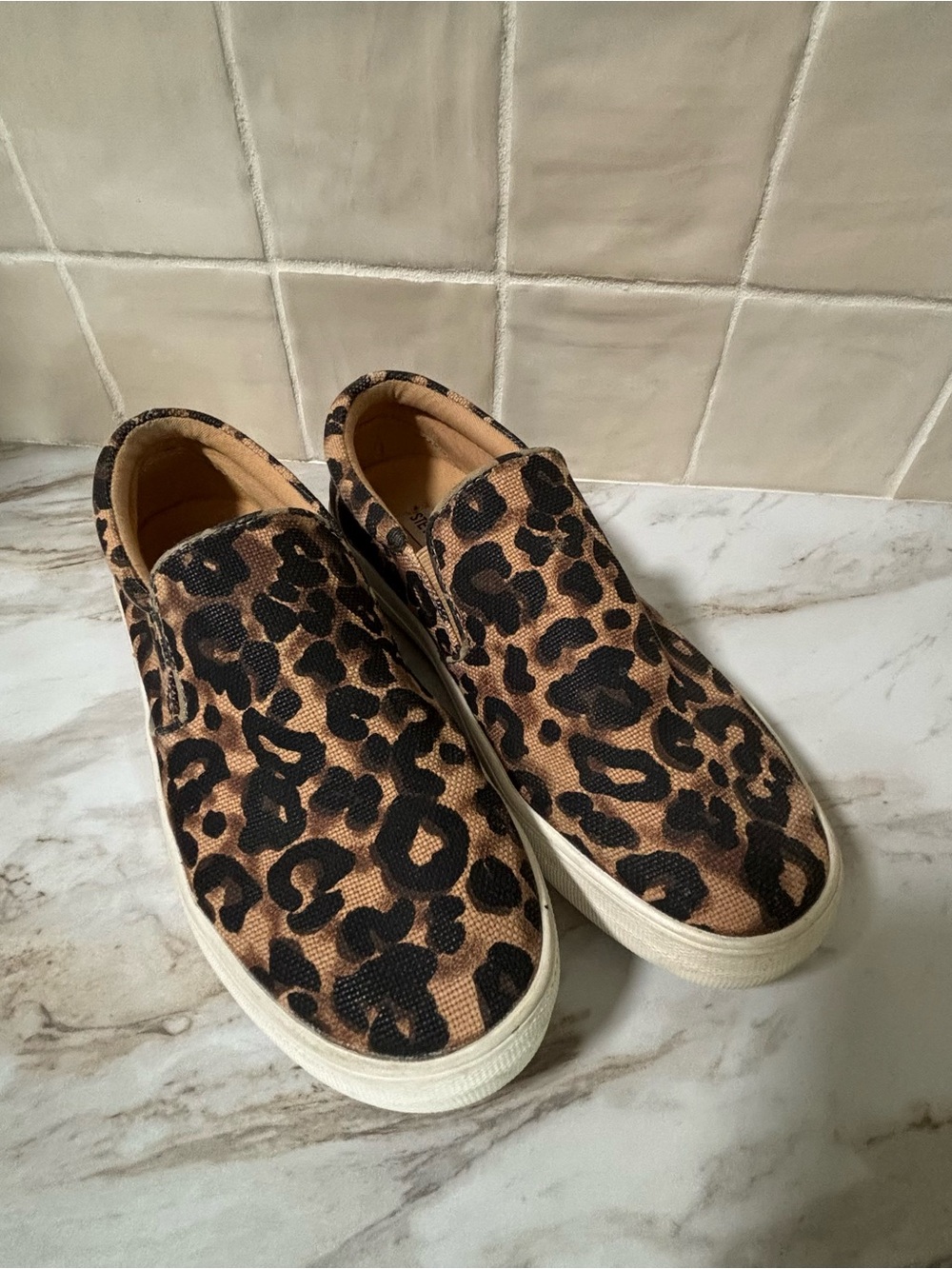Steve Madden Gills-A slip-on sneakers. Size 7